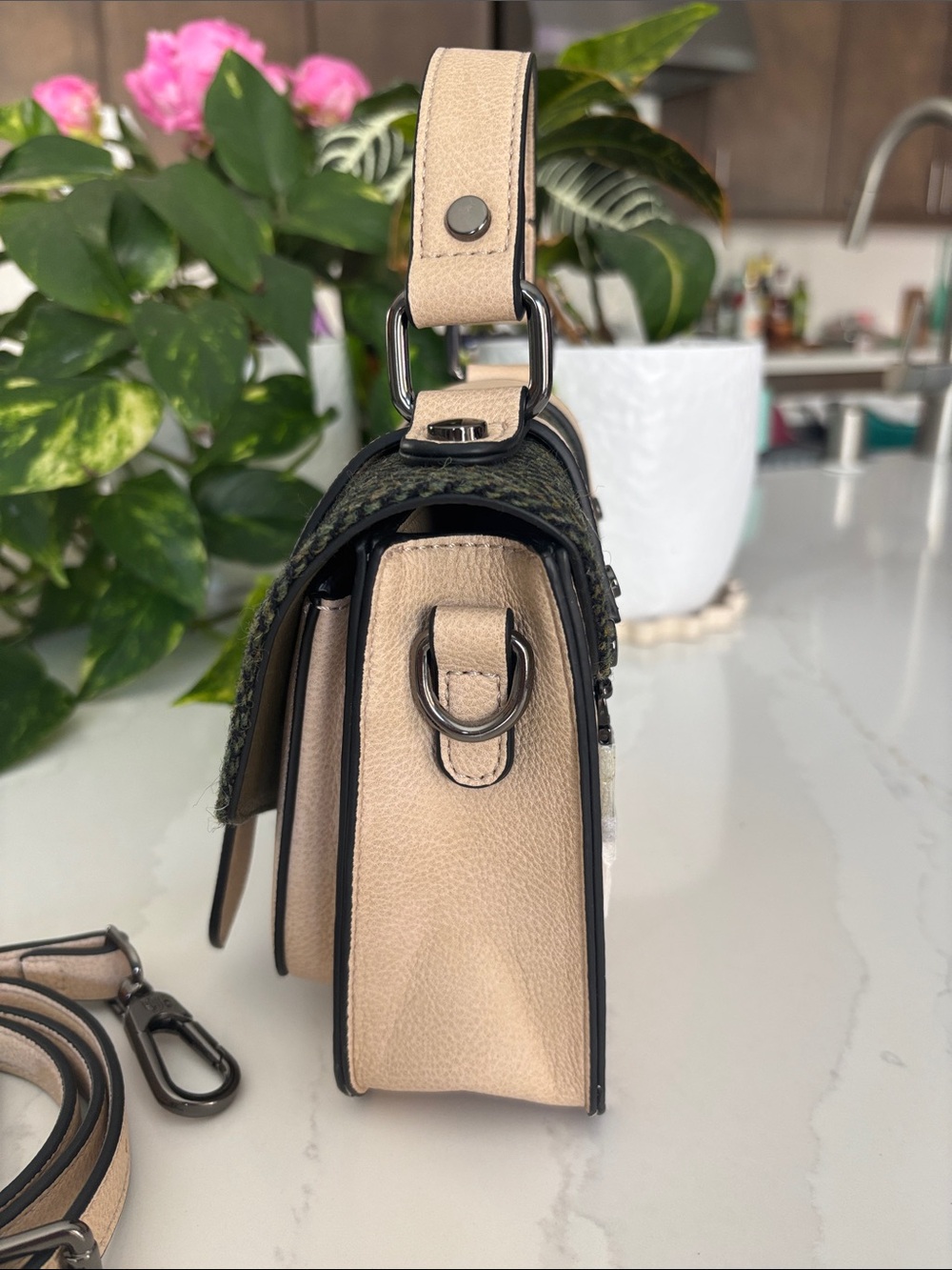 Harris Tweed Islander Olive Green And Ivory Herringbone Satchel Crossbody Bag - Picture 5 of 15